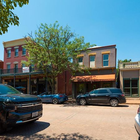 115 N Main Huge 2 Bedroom Unit On Main Street Saint Charles Esterno foto