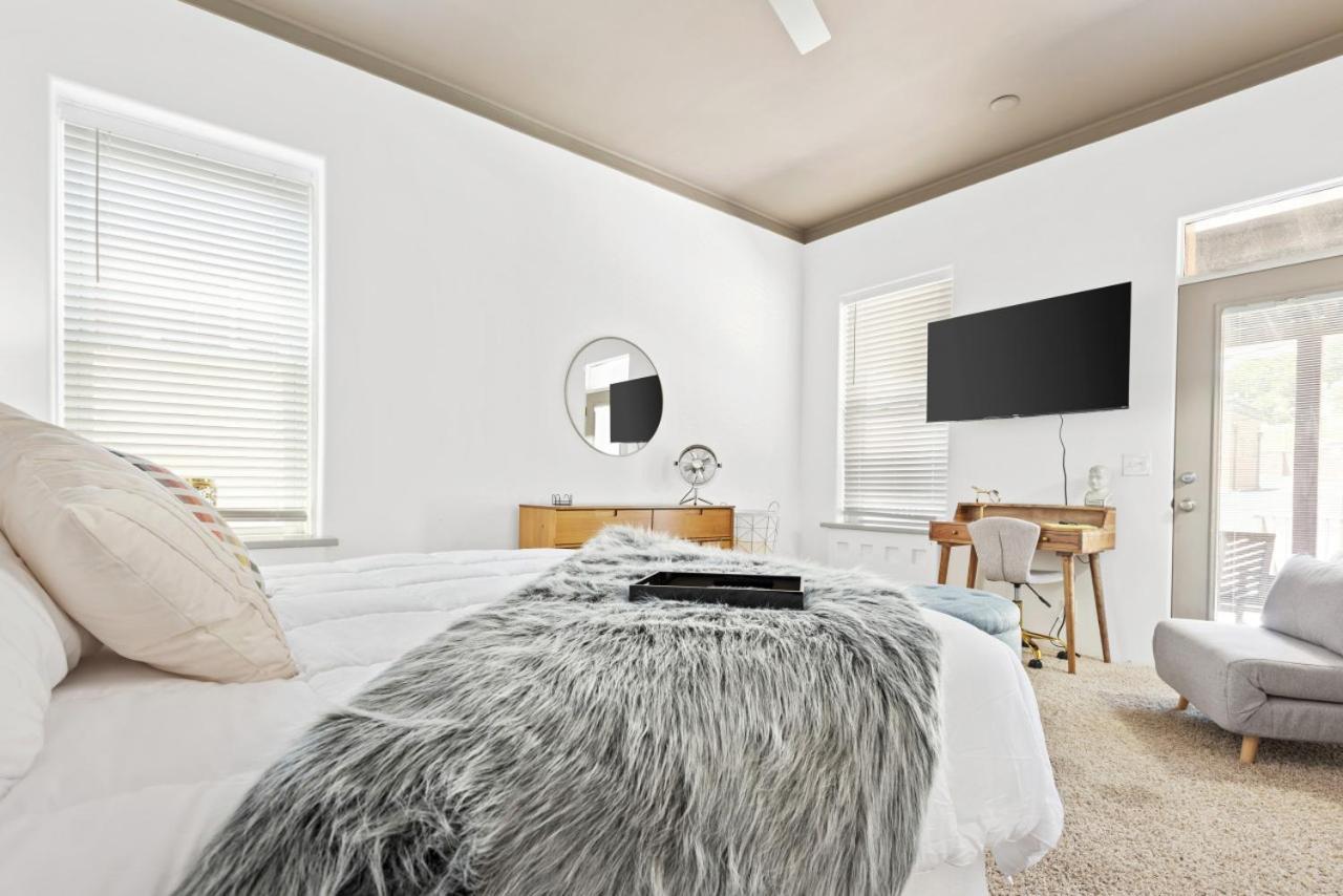 115 N Main Huge 2 Bedroom Unit On Main Street Saint Charles Esterno foto