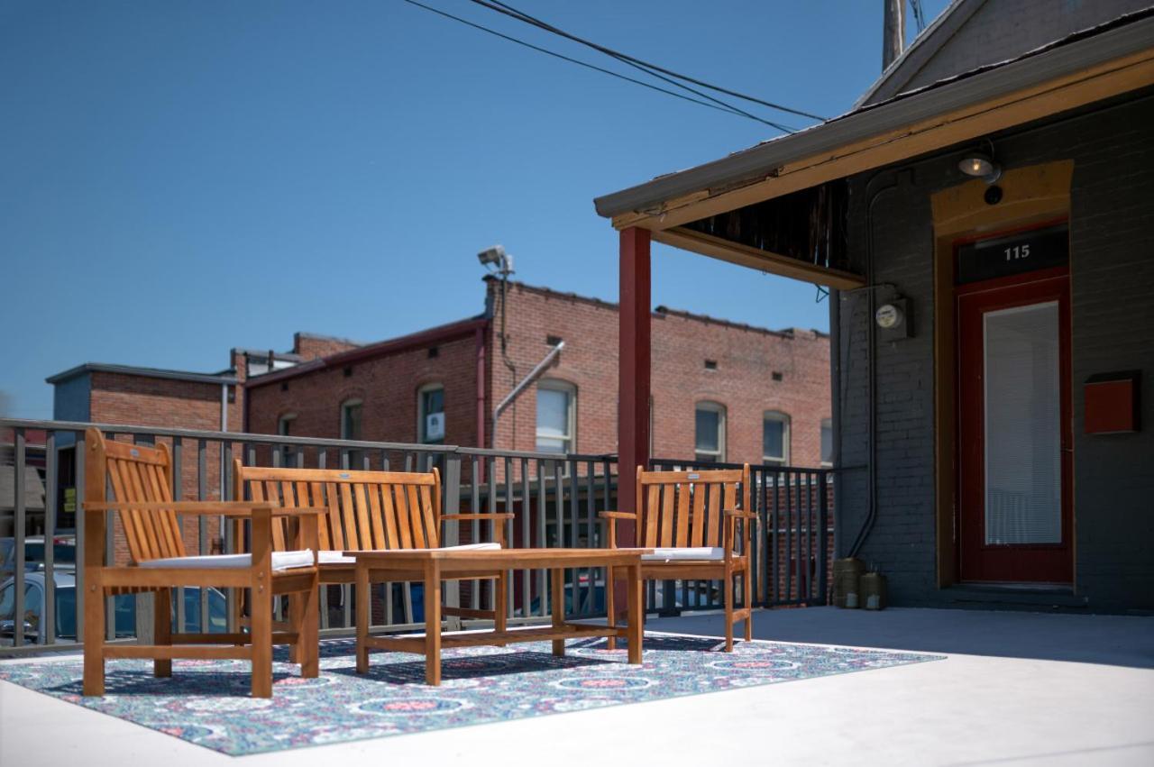 115 N Main Huge 2 Bedroom Unit On Main Street Saint Charles Esterno foto
