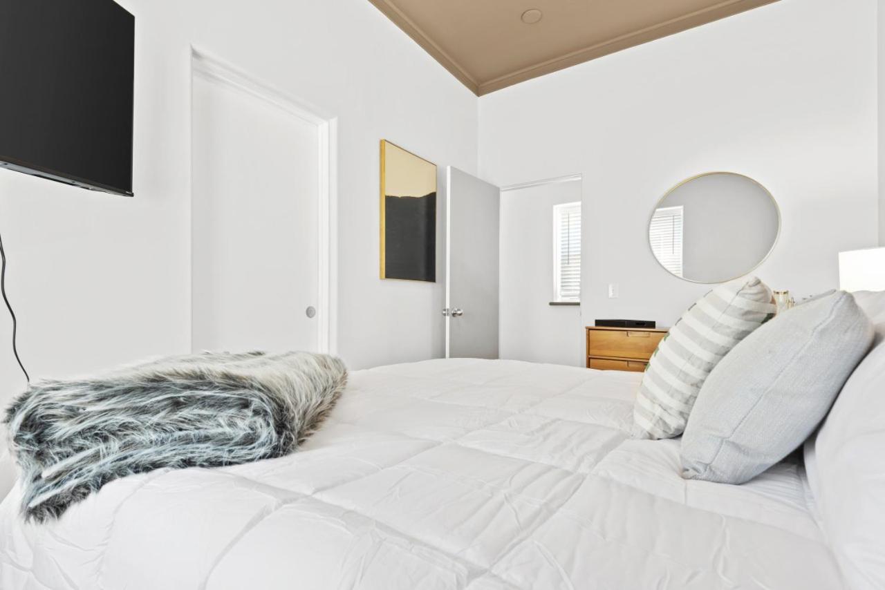 115 N Main Huge 2 Bedroom Unit On Main Street Saint Charles Esterno foto