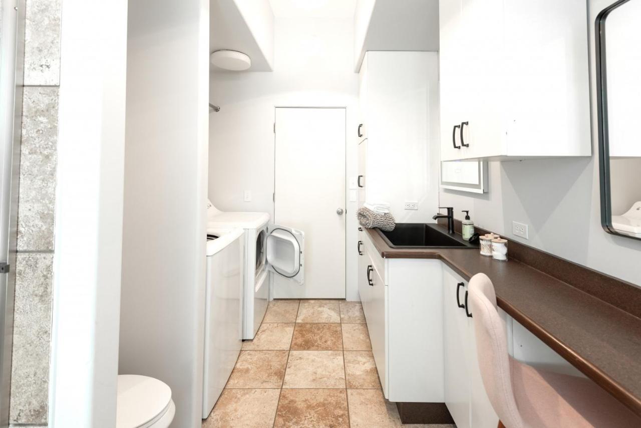 115 N Main Huge 2 Bedroom Unit On Main Street Saint Charles Esterno foto